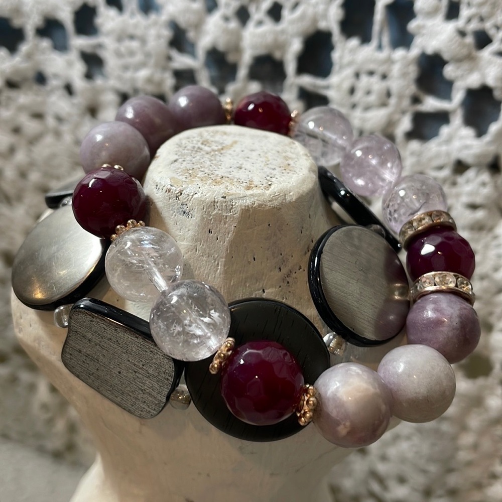 Spend over $100.00 in my ads and pick your free $25 bracelet set. It’s simple.